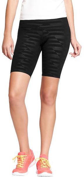 Old Navy Active Compression Shorts 8 in Black (Black Jack Print)