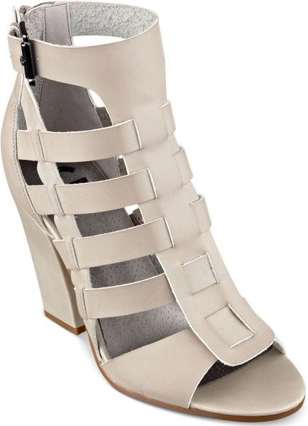 By Guess Womens Neena Dress Sandals in Gray (Light Grey) | Lyst