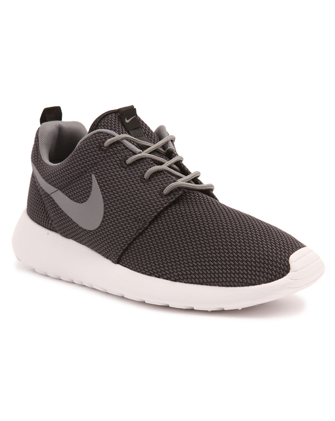 black nike roshe trainers