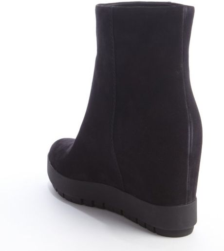 wedge lug boot
