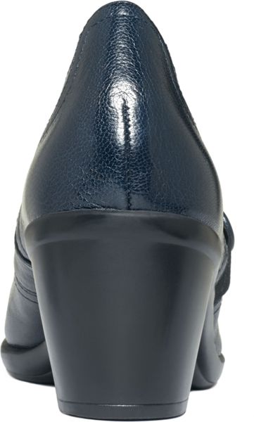 naturalizer elicia pump