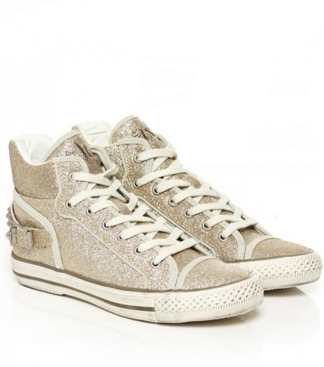 dunks white and blue