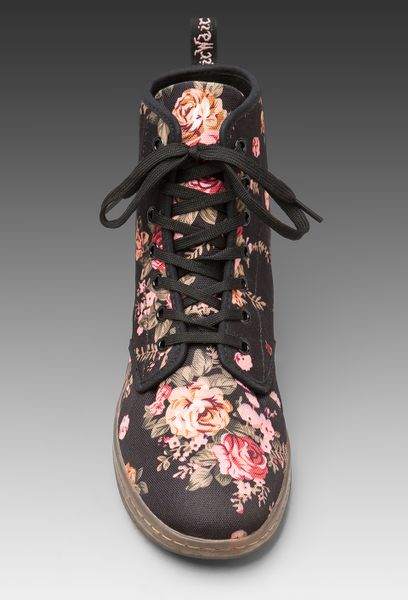 Dr. Martens Shoreditch 7eye Boot in Black (black floral) | Lyst