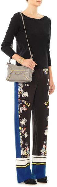 balenciaga giant hip