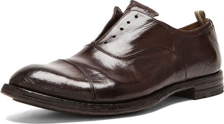 leather laceless shoes