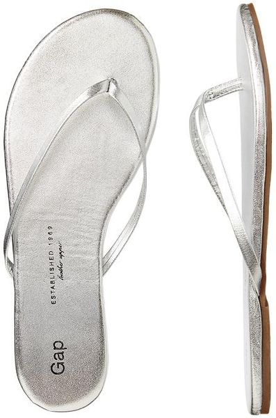 Gap Leather Flip Flops in Silver | Lyst