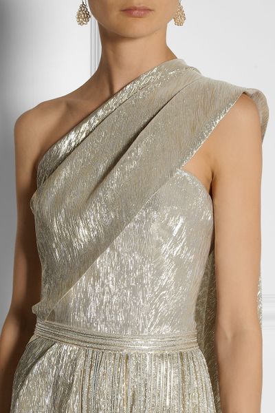 oscar de la renta gold gown