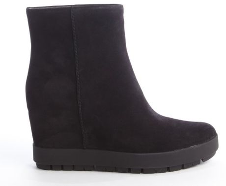 wedge lug boot