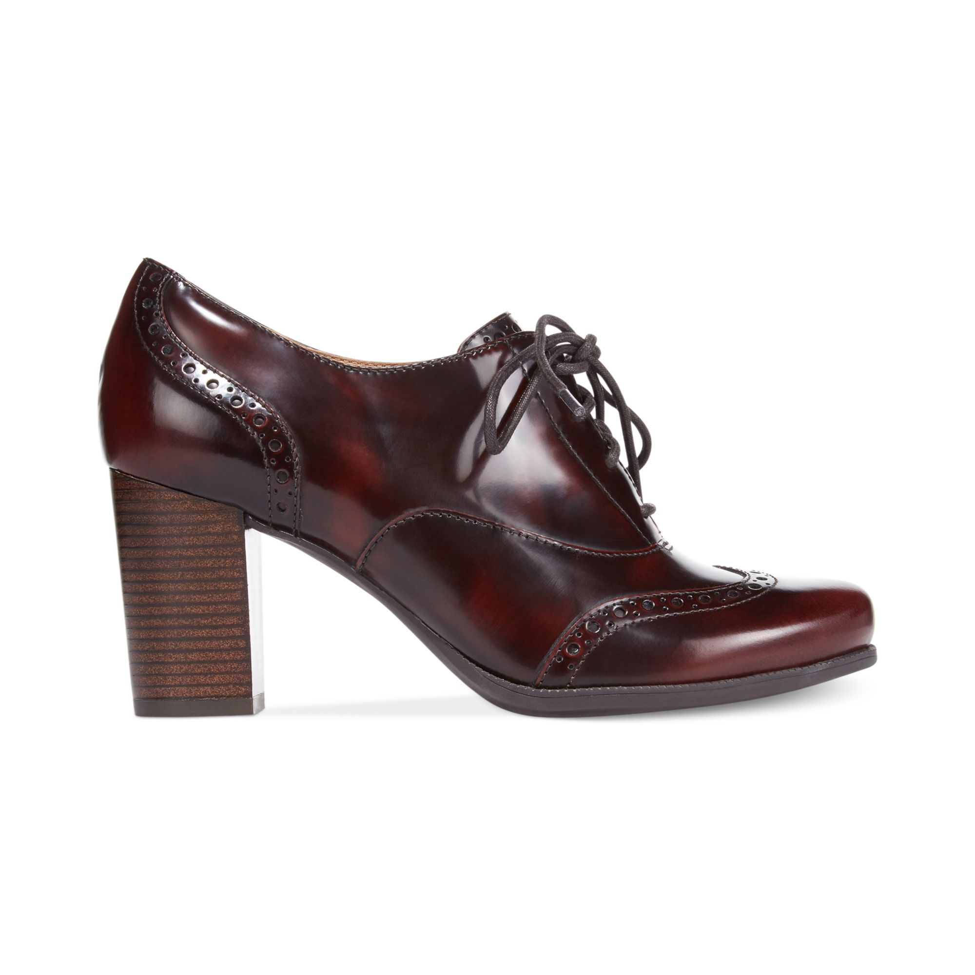 clarks artisan pumps