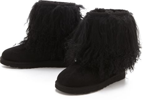 ugg short sheepskin cuff boot black