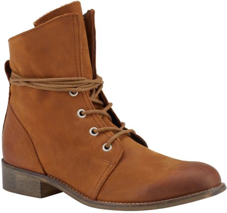 block toe boots