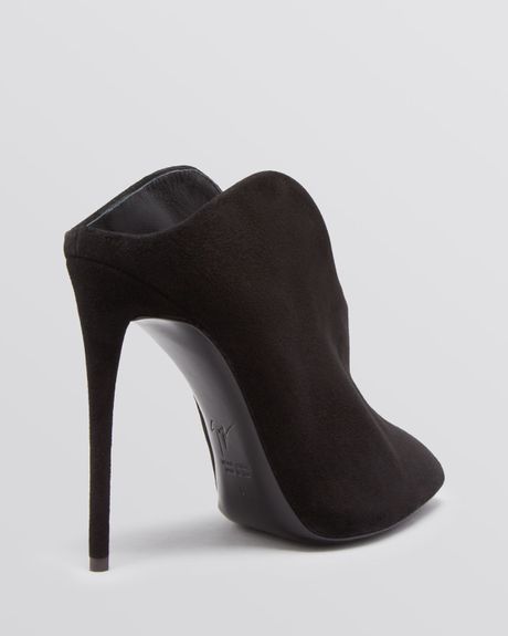 mule pumps pointed toe