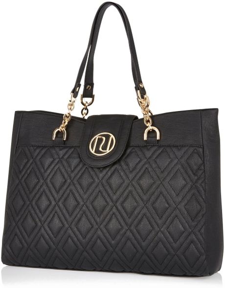 black quilted bag with chain strap