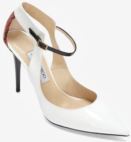 contrast toe pumps