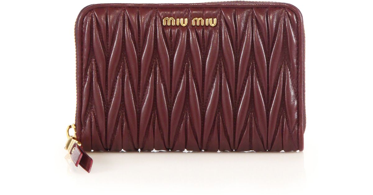 Miu miu Matelasse Leather Zip Wallet in Brown (granato) | Lyst