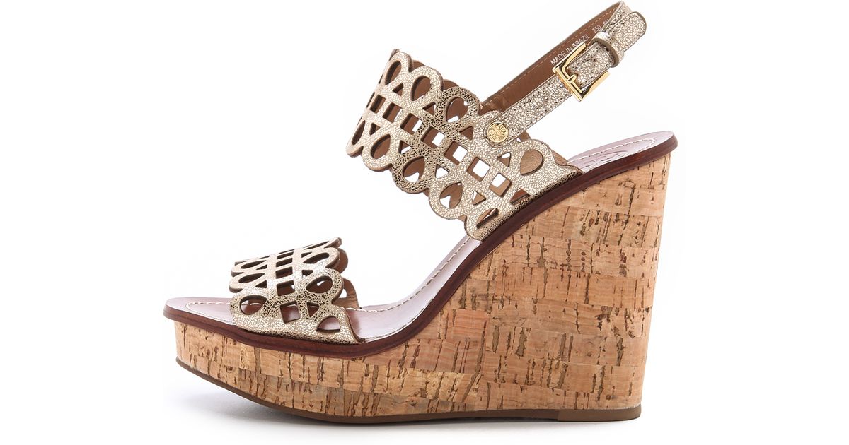 Tory burch Nori Wedge Sandals in Metallic | Lyst