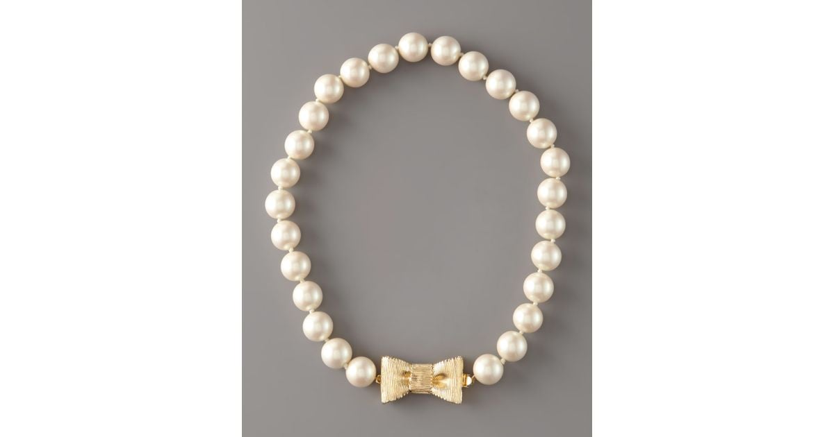 Lyst Kate Spade New York Bow Clasp Pearl Necklace in Natural