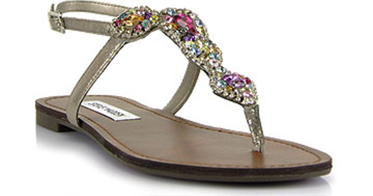 steve madden flat thong sandals