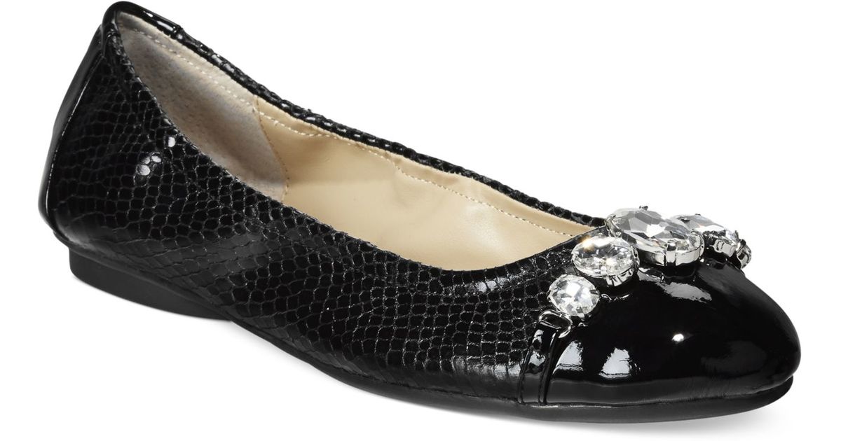 adrienne vittadini flats