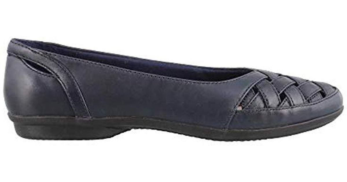 clarks gracelin maze leather flat