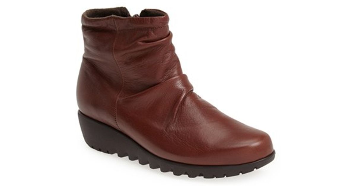 Munro 'riley' Ankle Boot in Brown (TOBACCO LEATHER) | Lyst