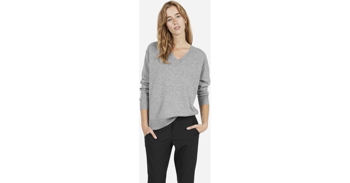 Everlane cashmere v neck sweaters on sale tops