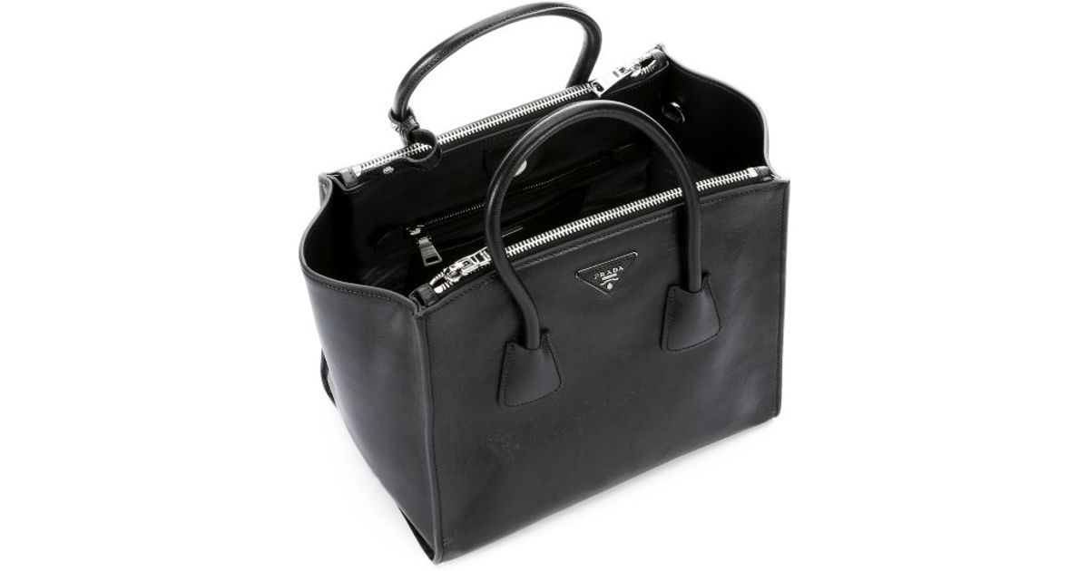 Prada Black Grained Leather Twin Pocket Tote Bag in Black | Lyst  