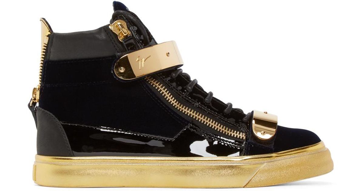 sneakers black gold