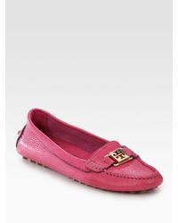 Tory Burch | Brown Karl Pebbled Leather Bow Drivers | Lyst
