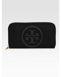 Tory Burch | Black Stacked Logo Zip Continental Wallet | Lyst