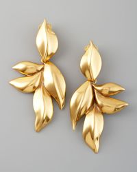 Oscar de la Renta | Metallic Gold Leaf Clip Earrings | Lyst