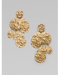 Oscar de la Renta | Metallic Hammered Earrings | Lyst