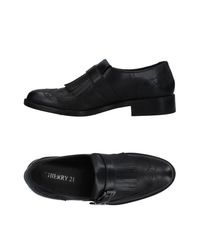 THIERRY 21 Black Loafers