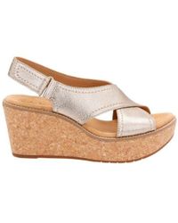 clarks aisley tulip wedge