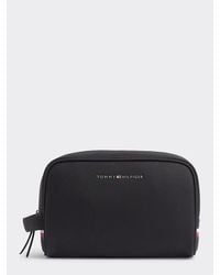 tommy hilfiger essential messenger bag