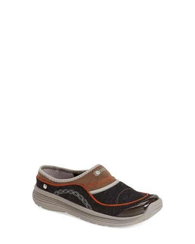 beez slip on sneakers