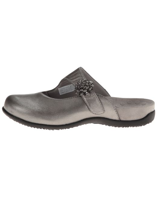 vionic silver dress shoes