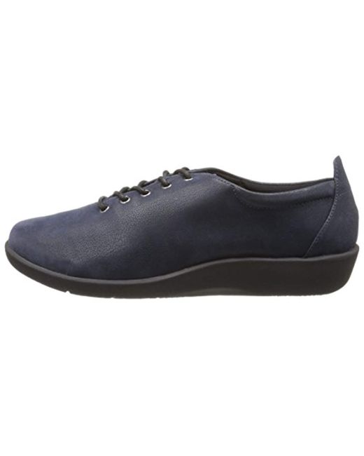 clarks cloudsteppers lace up