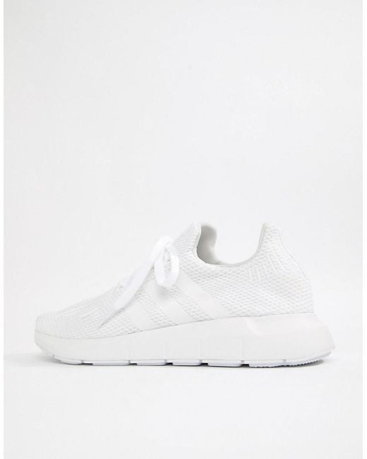 adidas originali swift run scarpe bianche b37725 in bianco per gli uomini. adidas originali swift run scarpe bianche b37725 in bianco per gli uomini.