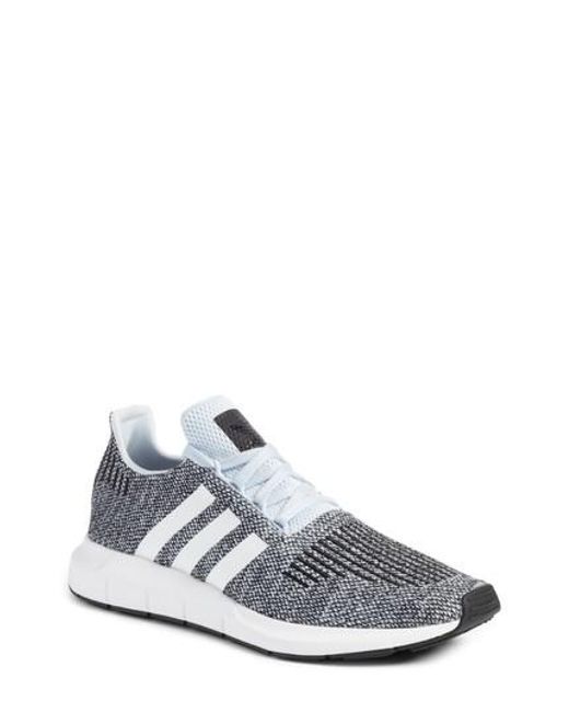 lyst adidas swift run scarpa da corsa in bianco per gli uomini. lyst adidas swift run scarpa da corsa in bianco per gli uomini.