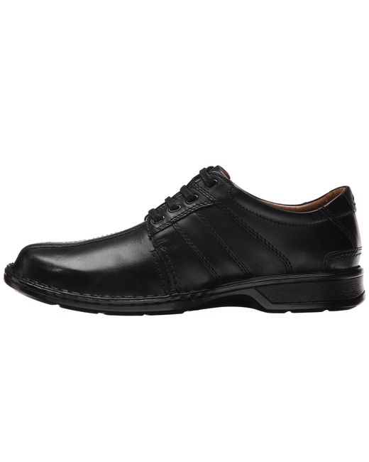 clarks touareg vibe