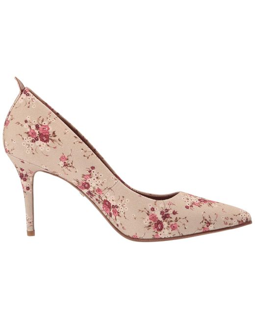 coach waverly signature buckle pumps