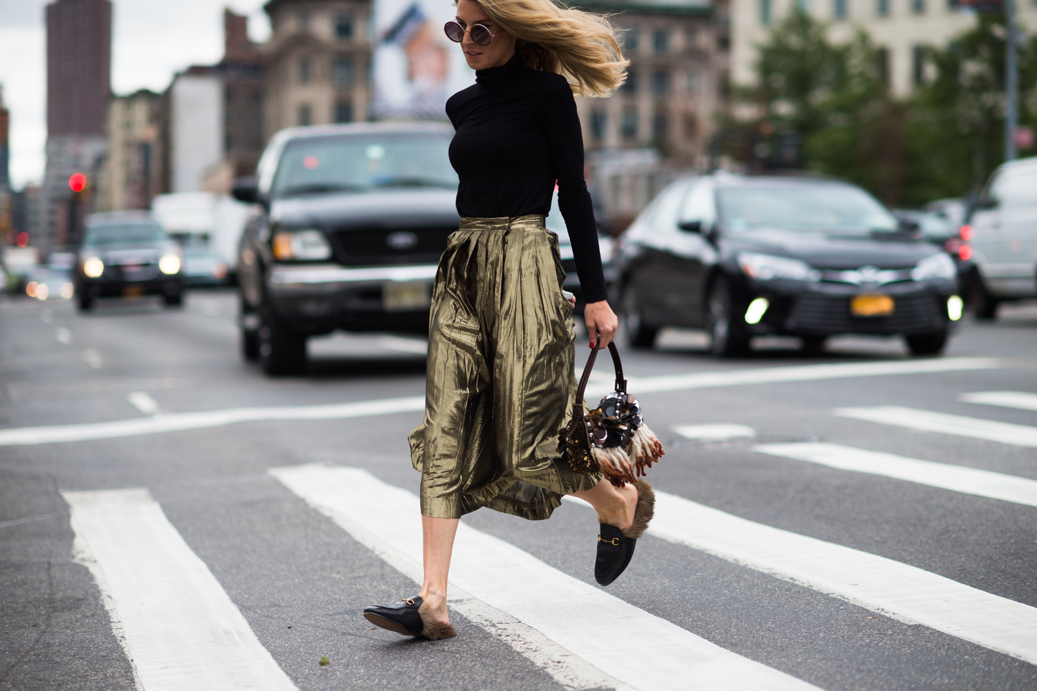 backless loafers outfit