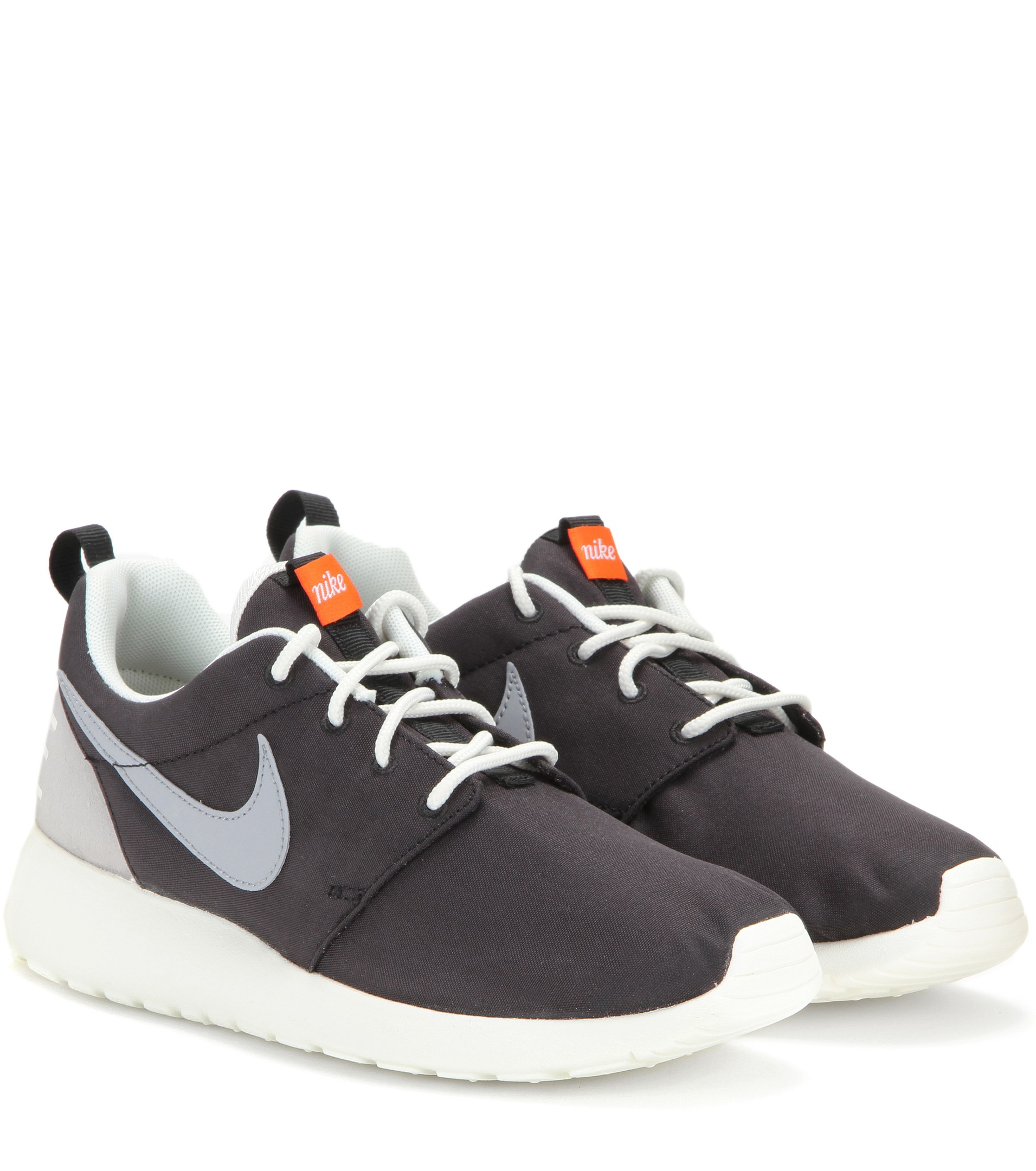 nike roshe one grey