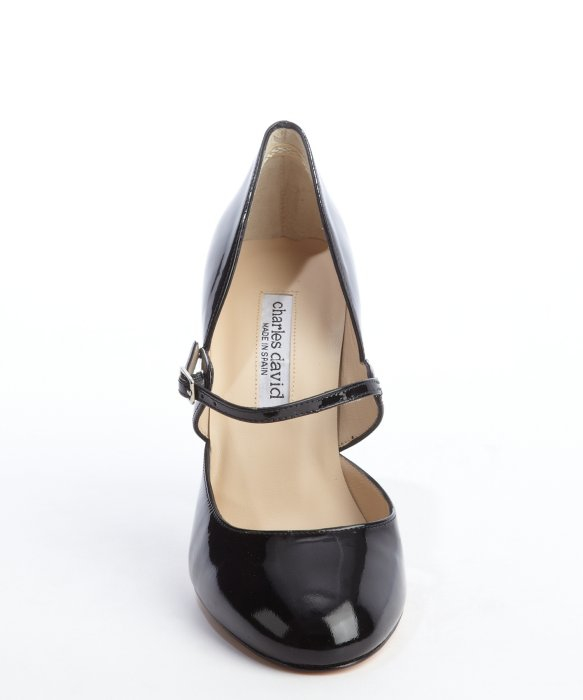 black patent mary jane pumps