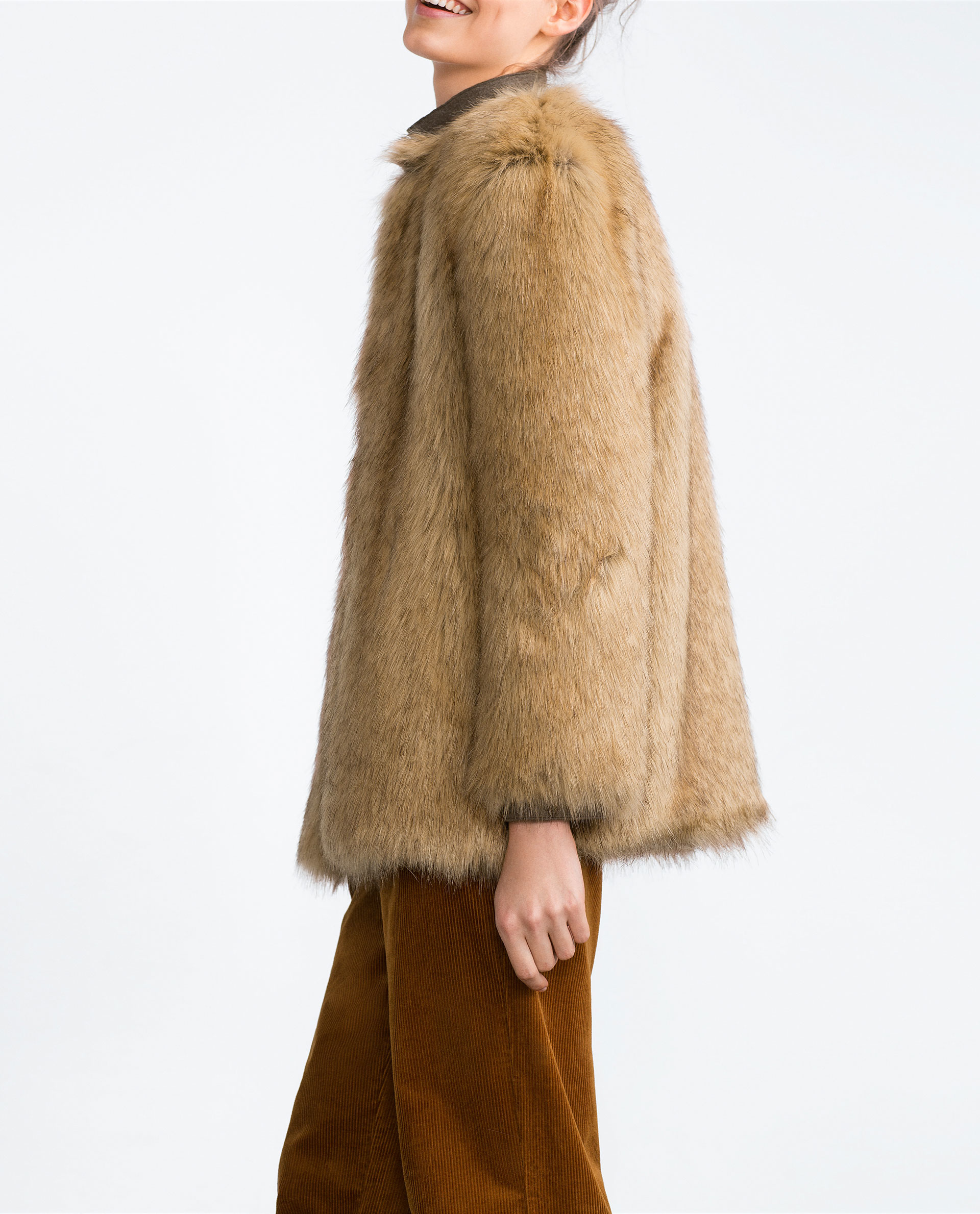 Dana Lohmüller Zara Dark Blue Fake Fur Jacket Checked Halliedaily Mint Set In Chlose Pumps And Faux Fur Coat 4