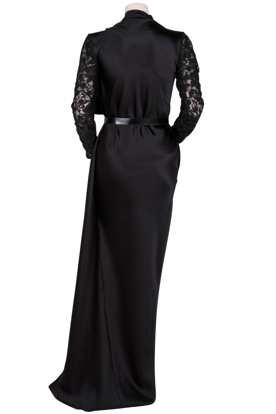 Lyst - Alessandra rich Sculpted Abaya with Lace Sleeves in Black