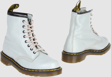 Dr. Martens Combat Boots in White for Men (sky) | Lyst