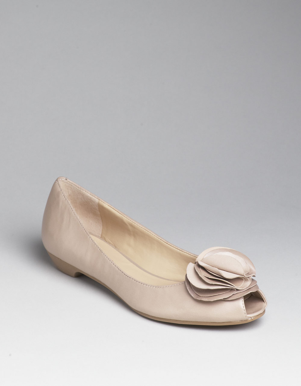 Nine west Jemmy Peep-toe Flats in Natural | Lyst