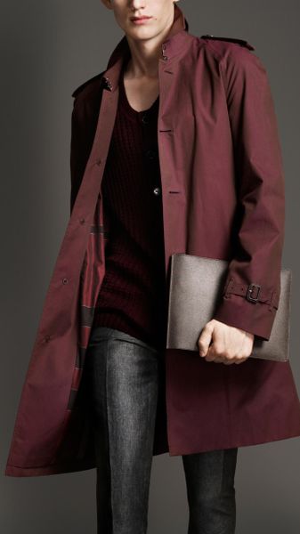 Burberry Classic Cotton Trench Coat in Red for Men (dark pomegranate ...